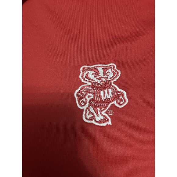 Wisconsin Badgers NCAA Under Armour UPF 50 Men's Red 2XL Polo Shirt NWT - Picture 2 of 5